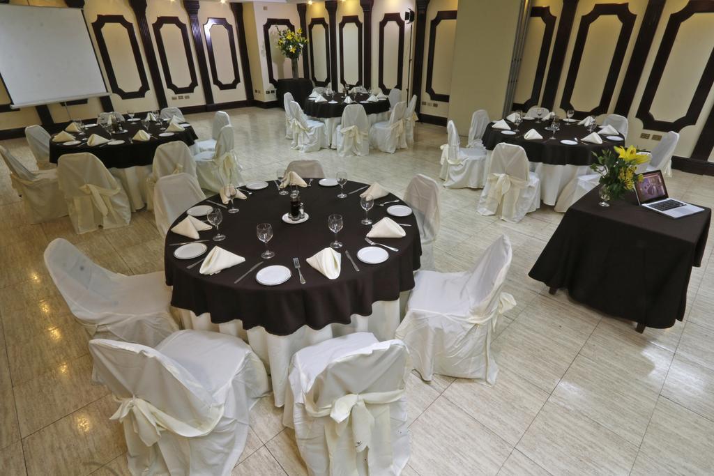 Principado De Asturias Hotel Сантяго Екстериор снимка