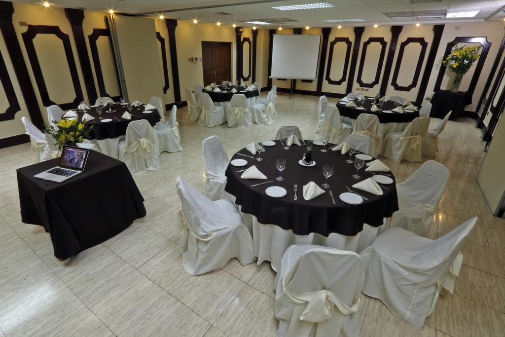 Principado De Asturias Hotel Сантяго Екстериор снимка