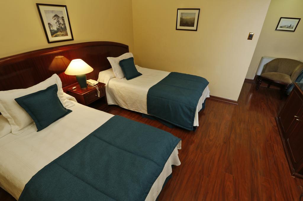 Principado De Asturias Hotel Сантяго Екстериор снимка