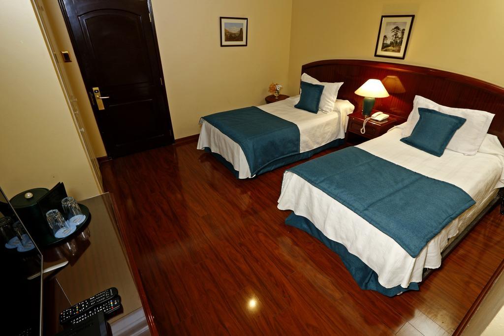 Principado De Asturias Hotel Сантяго Екстериор снимка