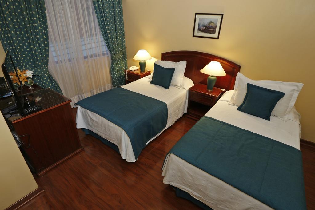 Principado De Asturias Hotel Сантяго Екстериор снимка