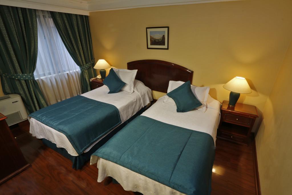 Principado De Asturias Hotel Сантяго Екстериор снимка