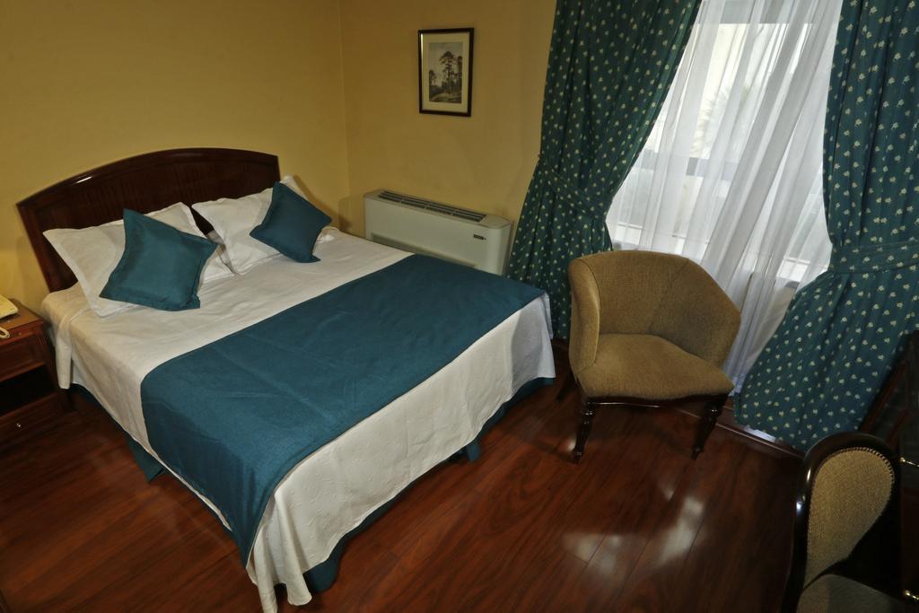 Principado De Asturias Hotel Сантяго Екстериор снимка