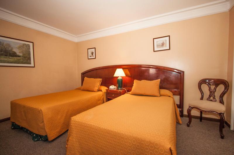 Principado De Asturias Hotel Сантяго Екстериор снимка